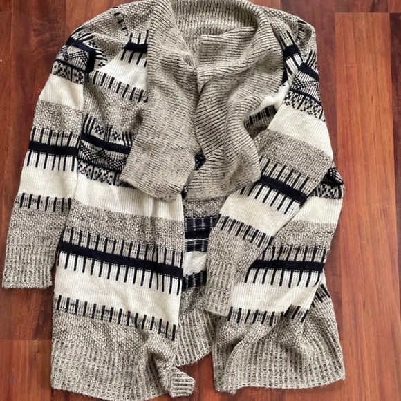 Beautiful Cardigan - Picture 1 of 1